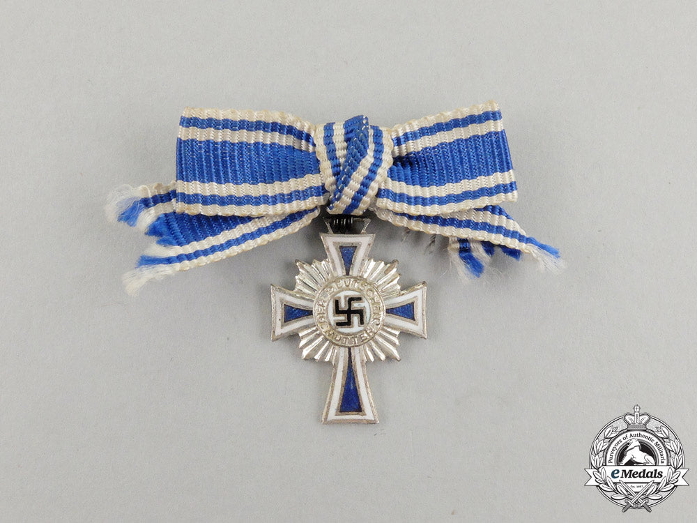 a_class_cross_of_honour_of_the_german_mother_by_ph._turk_j_155_1