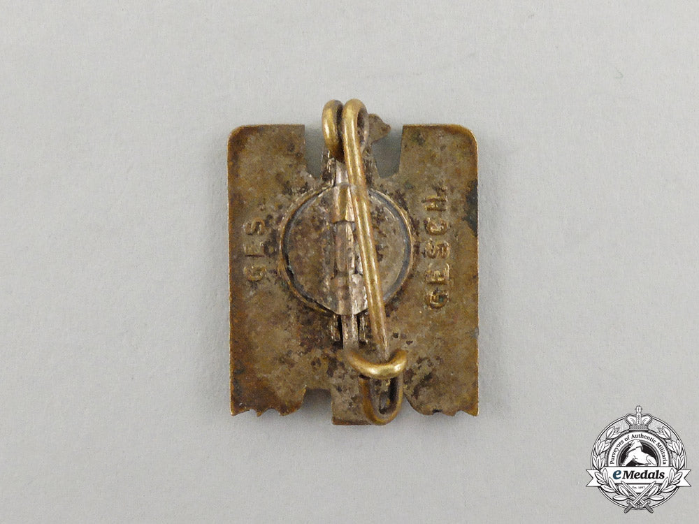 a_drk(_german_red_cross)_membership_badge_j_208_2