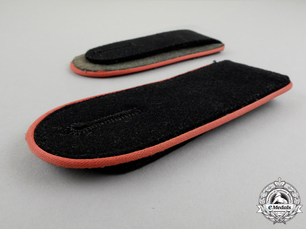 a_mint_and_unissued_matching_pair_of_waffen-_ss_panzer_em’s_shoulder_boards_j_247_2
