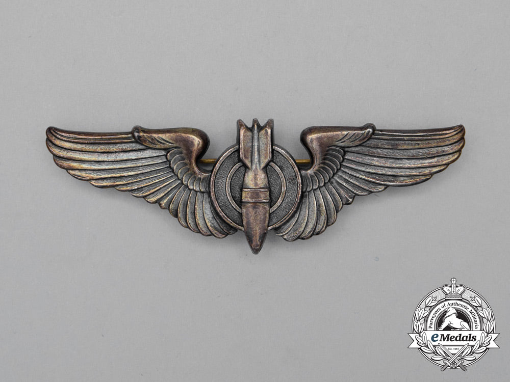 a_united_states_army_air_force(_usaaf)_bombardier_badge1947_j_263_1