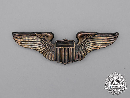 a_united_states_army_air_force(_usaaf)_pilot_badge,1930_issue_j_275_1_1