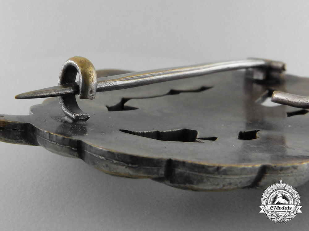 a_second_war_croatian_radio_operator&_air_gunner_badge_with_case_j_389
