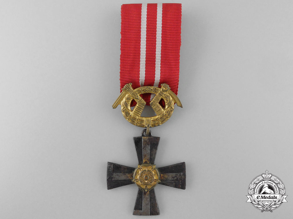 finland,_republic._an_order_of_the_cross_of_liberty,_iii_class_gold_cross1941_j_413_2