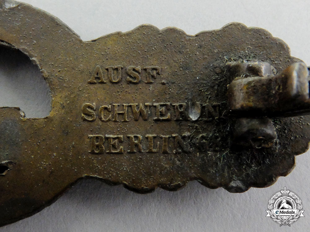 germany._a_bronze_grade_submarine_front_clasp_by_schwerin_of_berlin_j_414_1_1_1