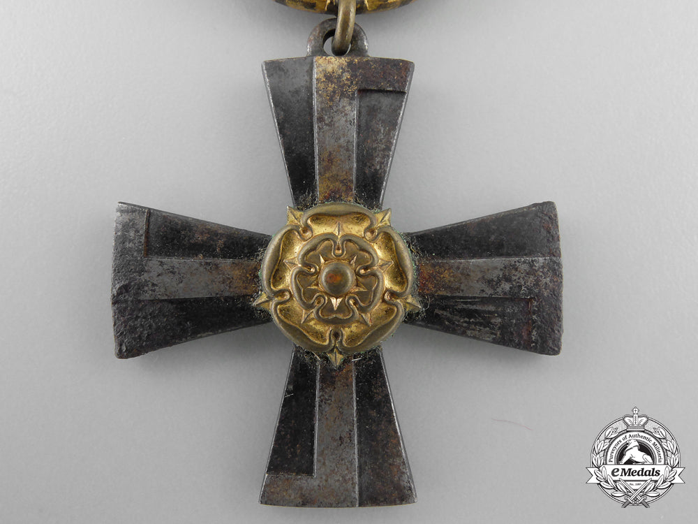 finland,_republic._an_order_of_the_cross_of_liberty,_iii_class_gold_cross1941_j_414_2