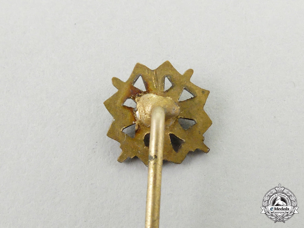 a_gold_grade_spanish_cross_miniature_stick_pin_j_532_1