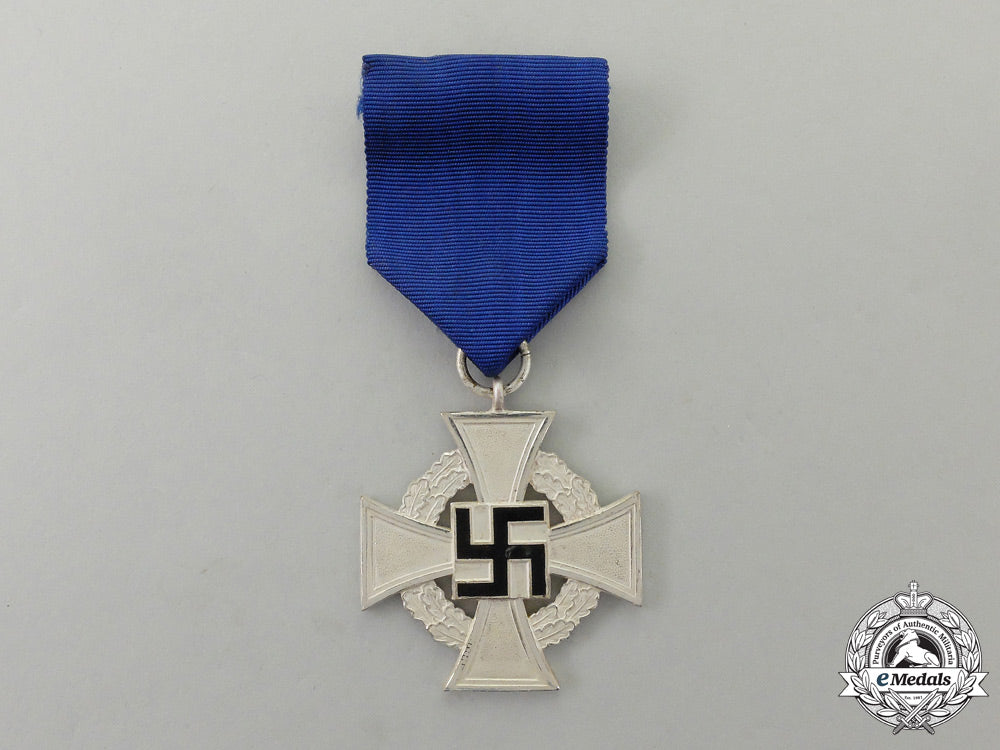 a_german25-_year_faithful_service_cross_in_its_original_case_of_issue_by_wächtler&_lange_j_606_1_1