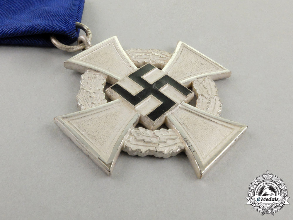 a_german25-_year_faithful_service_cross_in_its_original_case_of_issue_by_wächtler&_lange_j_608_1_1