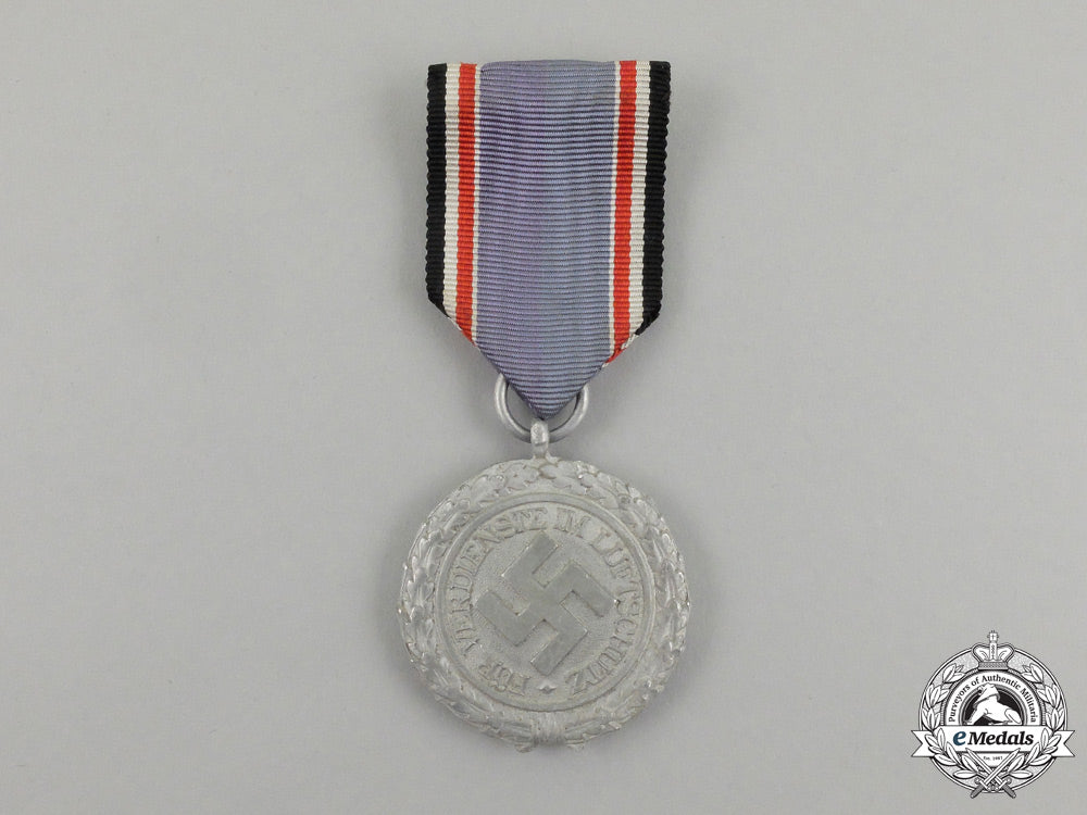 an_air_raid_defence“_luftschutz”_medal;_second_class_light_version_j_622_1_1