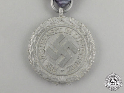 an_air_raid_defence“_luftschutz”_medal;_second_class_light_version_j_623_1_1
