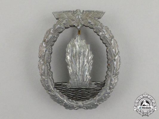 a_second_war_german_kriegsmarine_minesweeper_badge_j_628_1_1