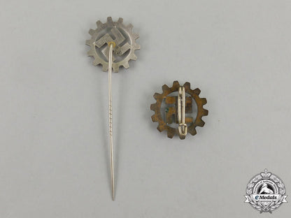 a_third_reich_period_daf(_german_labour_front)_membership_stick_pin_and_badge_j_682_1