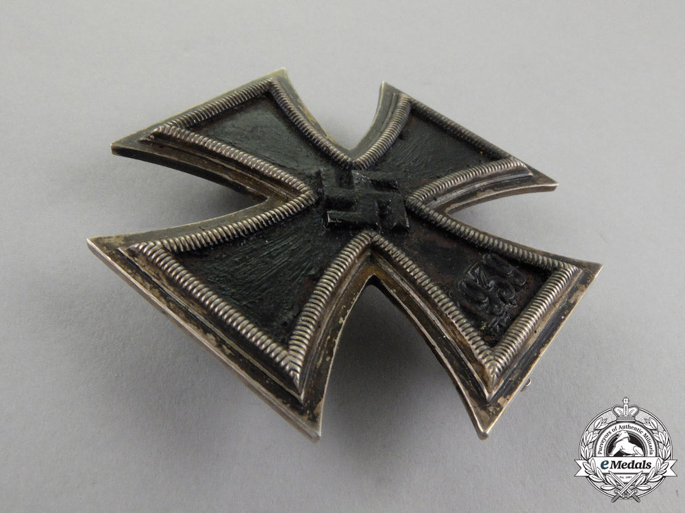 an_iron_cross1939_first_class_by_klein&_quenzer_of_idar_oberstein_j_694_1