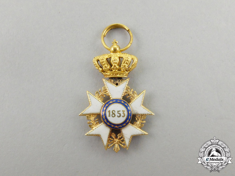 a_fine_miniature_tuscan_order_of_military_merit_in_gold_j_936_1_1