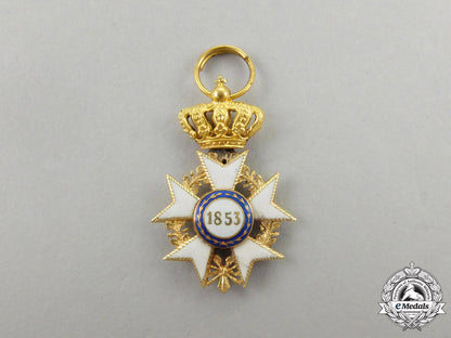 a_fine_miniature_tuscan_order_of_military_merit_in_gold_j_936_1_1