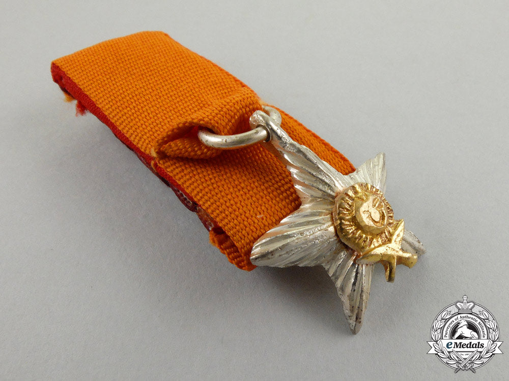 a_pair_of_miniature_nepalese_most_puissant_order_of_the_gurkha_right_hand_awards_j_957_1_1