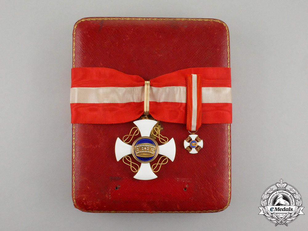 an_italian_order_of_the_crown:_commander's_cross_in_gold_j_975_1
