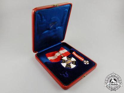 an_italian_order_of_the_crown:_commander's_cross_in_gold_j_977_1