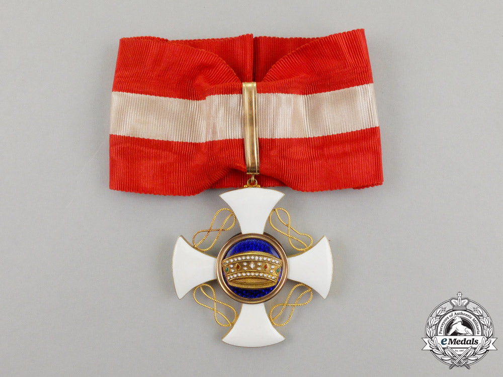 an_italian_order_of_the_crown:_commander's_cross_in_gold_j_978_1