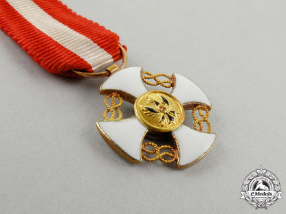 an_italian_order_of_the_crown:_commander's_cross_in_gold_j_986_1
