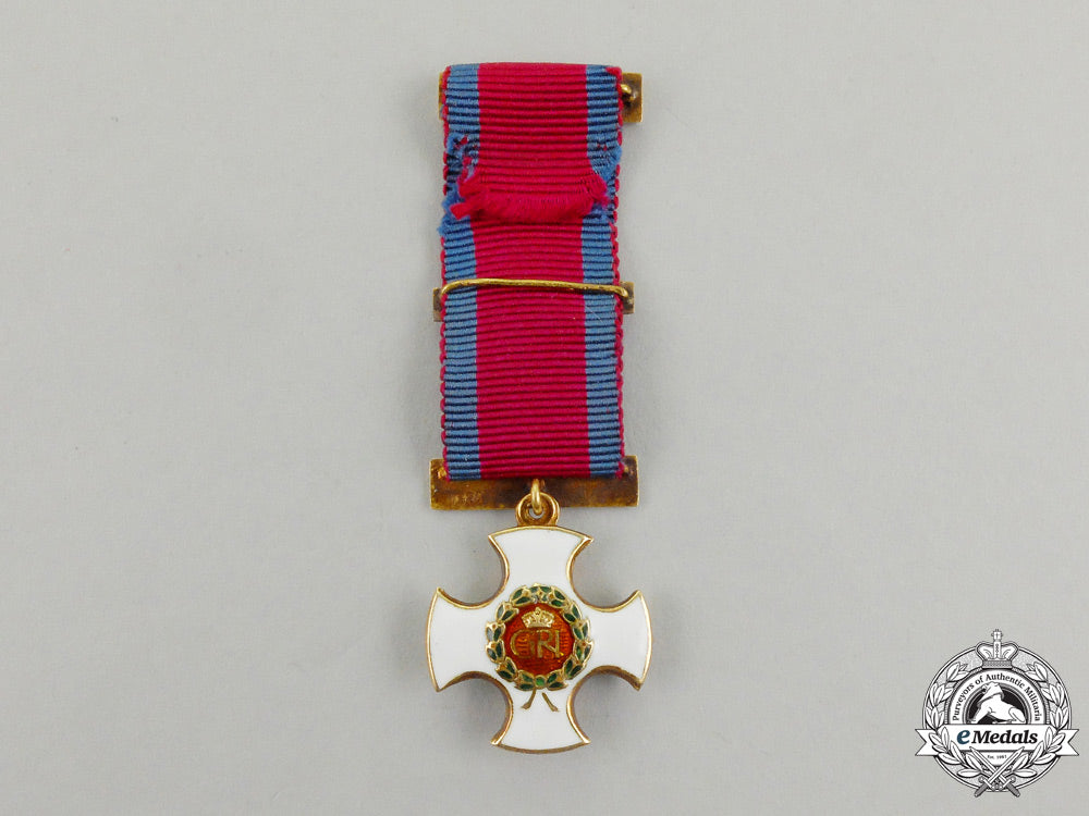 united_kingdom._a_miniature_british_distinguished_service_order_in_gold_j_989_1