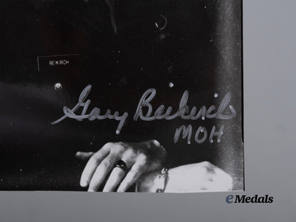 united_states._a_signed_photograph_of_congressional_medal_of_honor_recipient,1st_special_forces,_u_s_a_e_medals__w8675_4