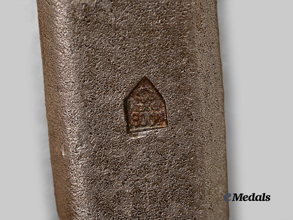 cameroon,_republic._an_order_of_valour,_i_i_class_set,_by_arthus_bertrand,_in_case_e_medals__w8467_14