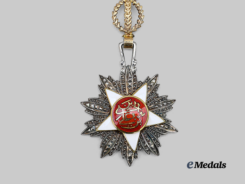 jordan,_kingdom._an_order_of_independence,_v_class,_by_garrard,1954_e_medals__m0332-69_3