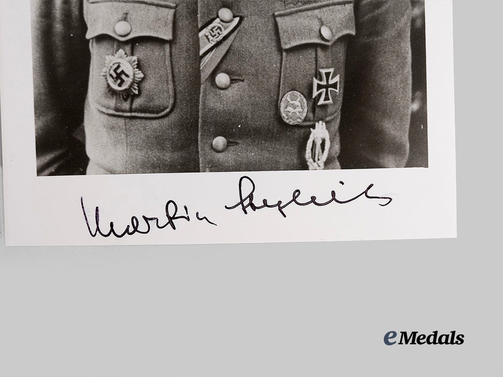 germany,_third_reich._a_lot_of_post-_war_signed_knight’s_cross_winner_photographs_e_medals__g62065_4