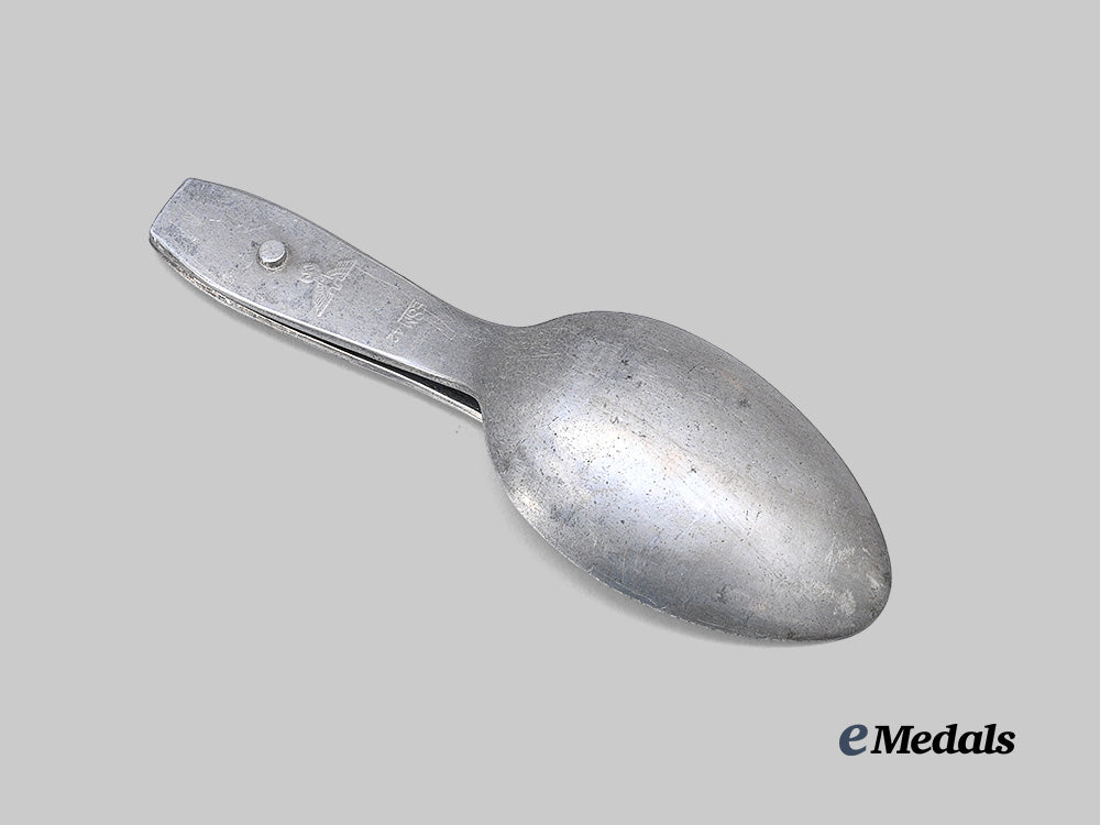 germany,_wehrmacht._a_field_spork,_mid-_war_example,_by_e_s_m_e_medals__g62662_5