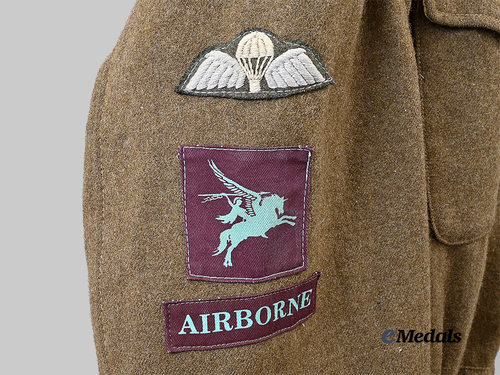 united_kingdom._a_parachute_regiment_battle_blouse,_by_rego_clothiers_ltd1944_e_medals__g_b8258_8