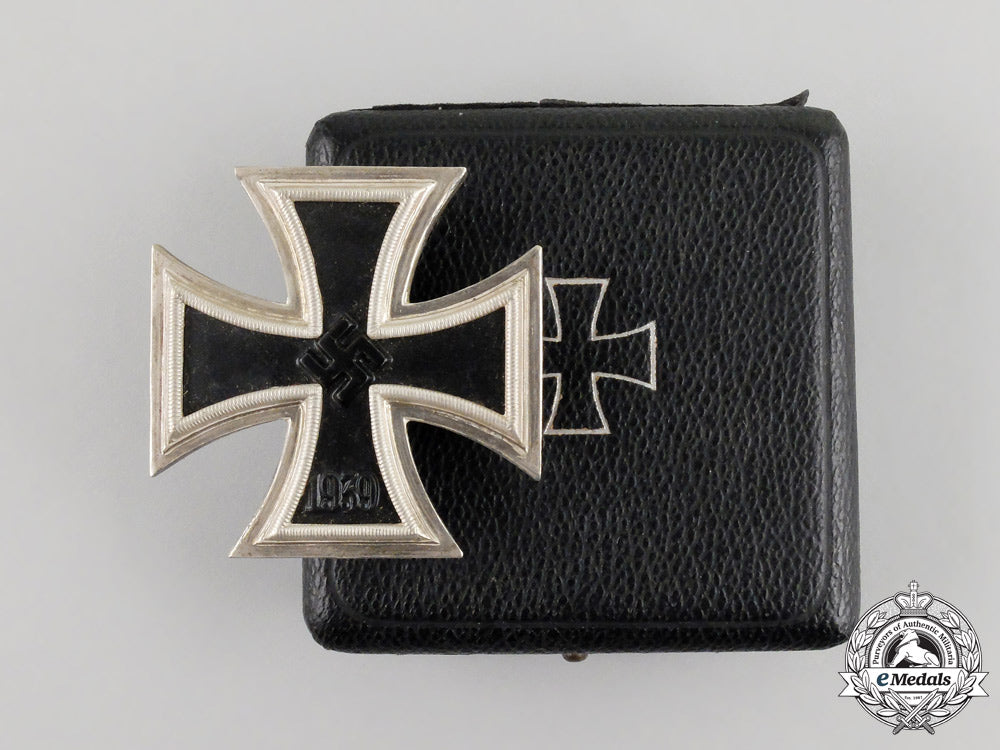a_mint_iron_cross1939_second_class_in_by_wilhelm_deumer_k_009_1