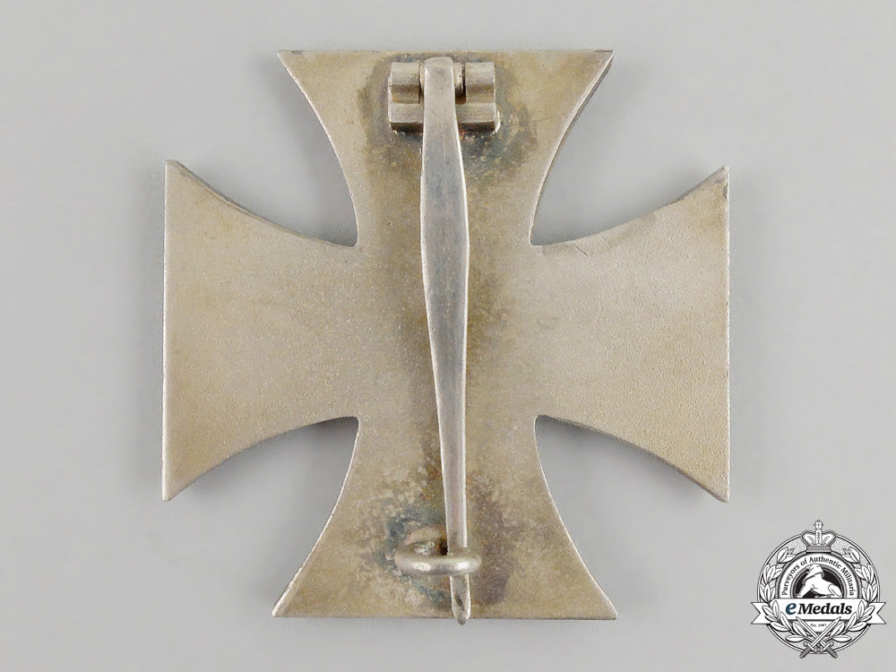 a_mint_iron_cross1939_second_class_in_by_wilhelm_deumer_k_013_1