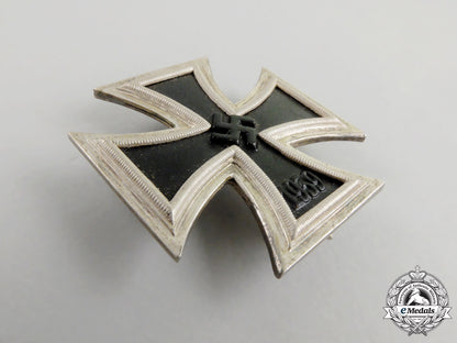 a_mint_iron_cross1939_second_class_in_by_wilhelm_deumer_k_014_1