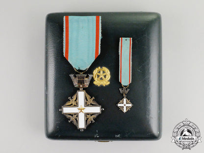 italy._an_order_of_merit_of_the_italian_republic,_knight,_fullsize_and_miniature,_in_case_k_023_2