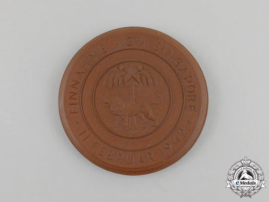 a1942“_seizure_of_singapore”_commemorative_table_medal_k_032_1