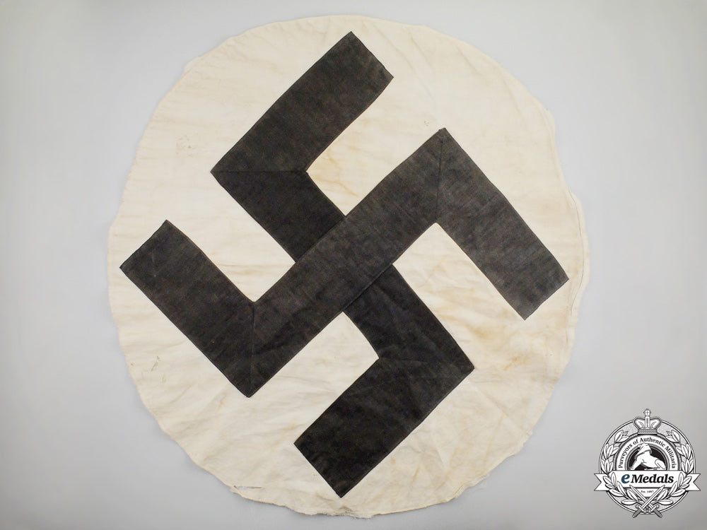 germany._a_large_third_reich_period_flag_roundel_k_035_2