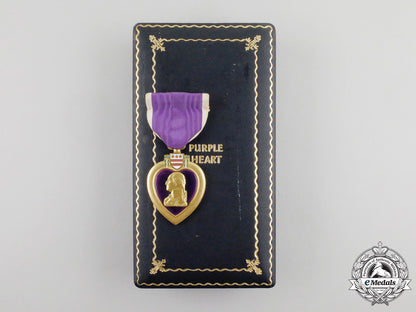 an_american_type_iii(1943-1945)_purple_heart_with_boutonniere_in_its_case_of_issue_k_294_3