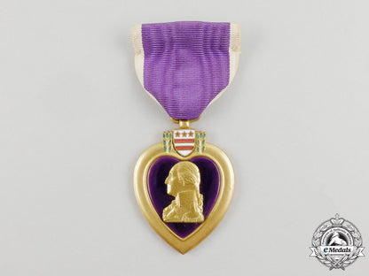an_american_type_iii(1943-1945)_purple_heart_with_boutonniere_in_its_case_of_issue_k_297_3