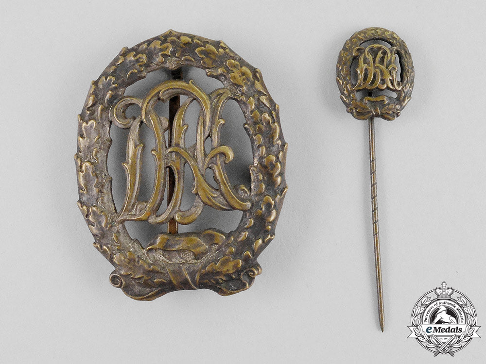 a_silver_grade_drl_sports_badge_with_miniature_stickpin;1957_version_k_325_1