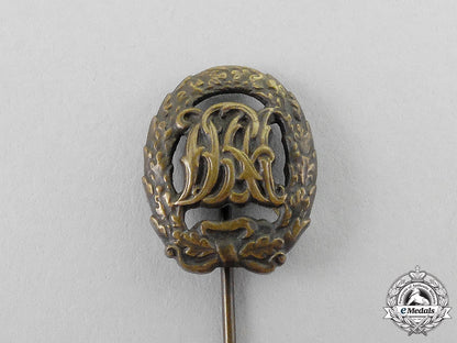 a_silver_grade_drl_sports_badge_with_miniature_stickpin;1957_version_k_331_2