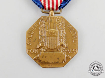 a_second_war_american_soldier's_medal_with_case_k_425_2
