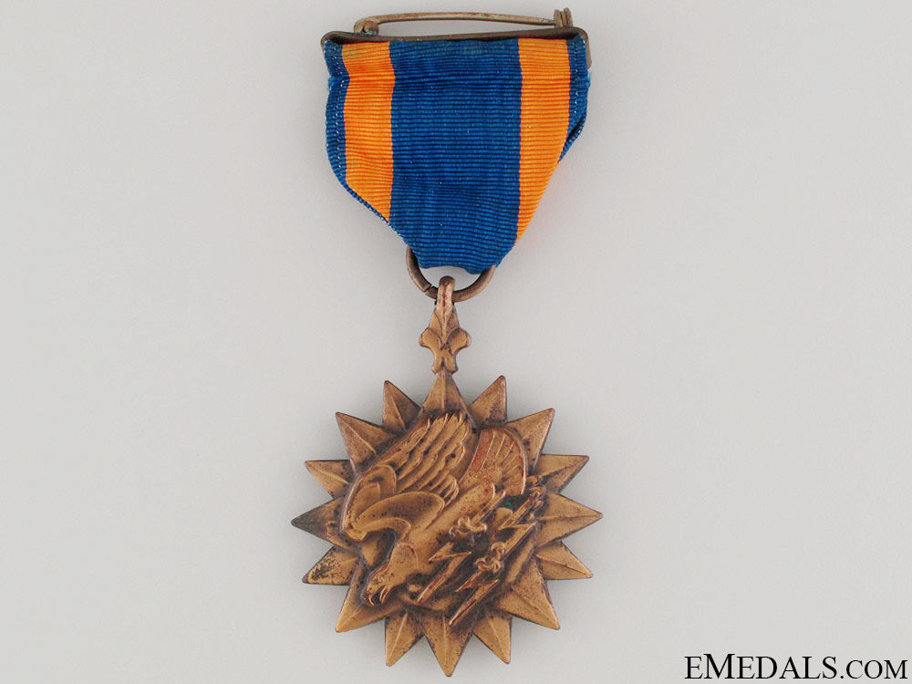 united_states._wwii_army_air_force_group-_air_medal_recipient_k_586_1