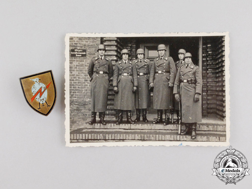 a_rare_luftwaffe_signals_unit_badge_with_wartime_photo_of_unit_members&_ordering_letters_k_848_1