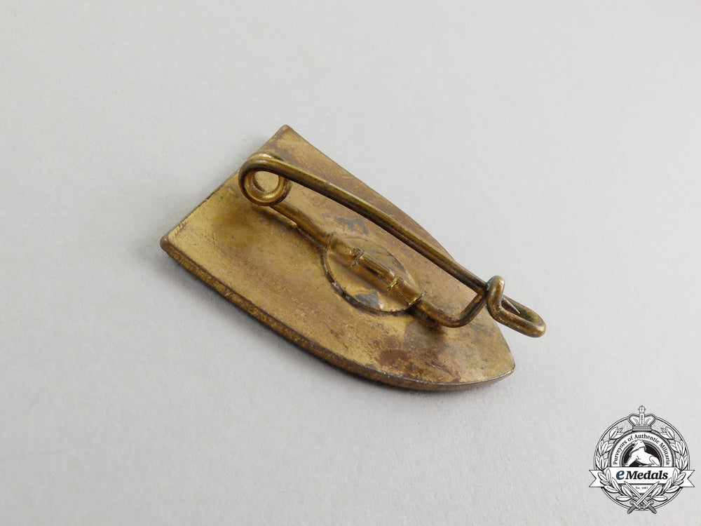 a_rare_luftwaffe_signals_unit_badge_with_wartime_photo_of_unit_members&_ordering_letters_k_852_1