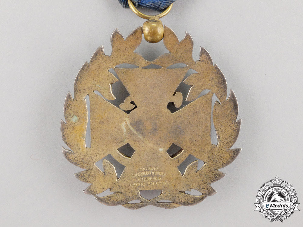 a_cuban_order_of_naval_merit;3_rd_class_officer_for_lieutenants_and_ensigns_k_976_1