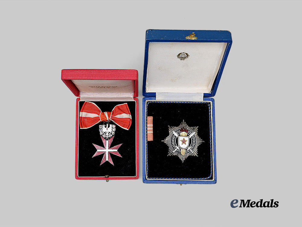 austria,_yugoslavia._two_cased_decorations_e_medals__m0625-128_3
