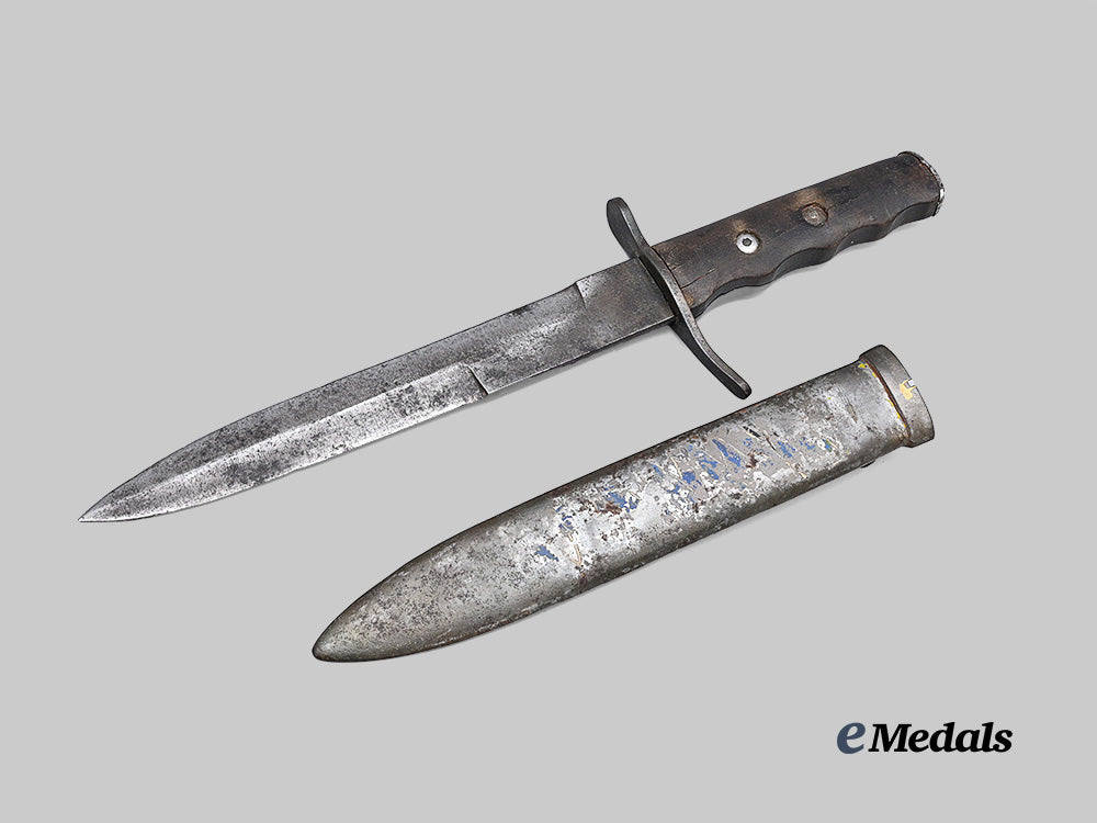 italy,_kingdom._an_m_v_s_n_fighting_knife_e_medals__e_u24938_3