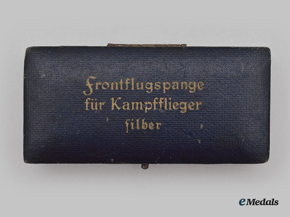 germany,_luftwaffe._a_bomber_clasp,_silver_grade,_with_case_l22__mnc4173_097