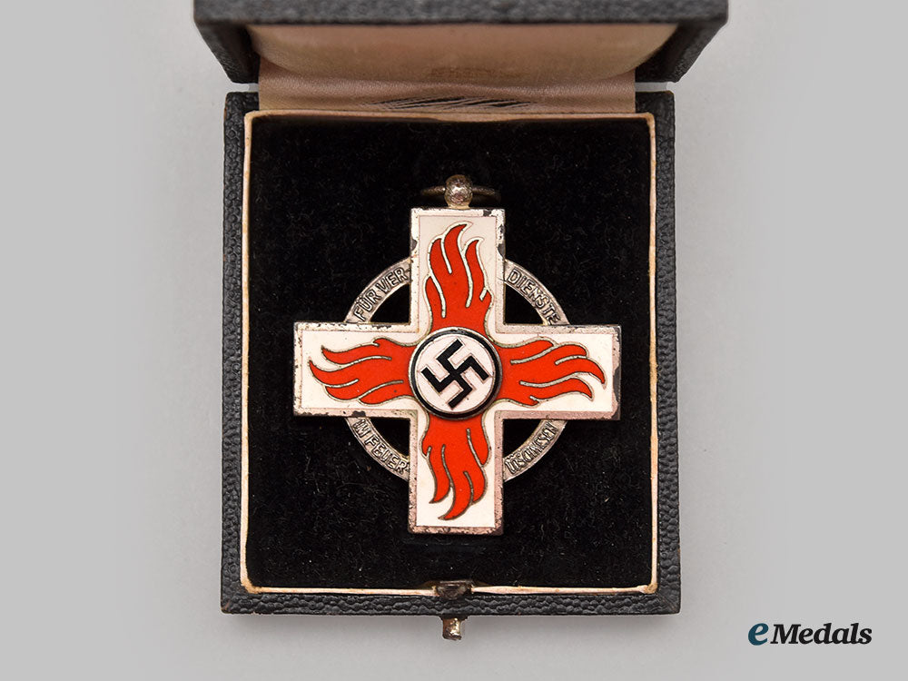 germany,_third_reich._a_fire_brigade_honour_badge,_ii_class,_with_case_l22__mnc4186_105